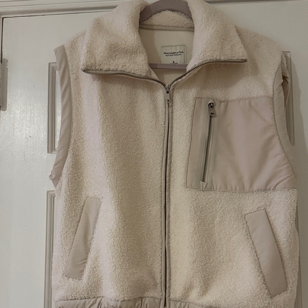 Abercrombie & Fitch Cream Sherpa Vest